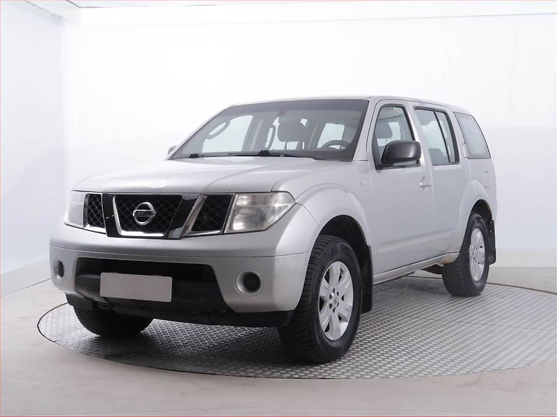 Nissan Pathfinder (2007) 2.5 dCi , 4X4 - fotka 2 z 17