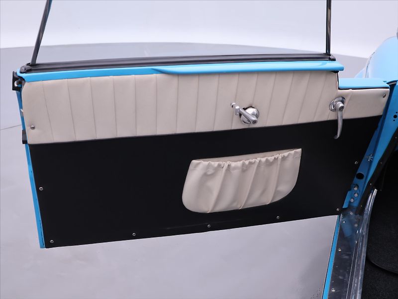 Škoda Ostatní 1,2 40kW Hardtop Renovace - fotka 11 z 29
