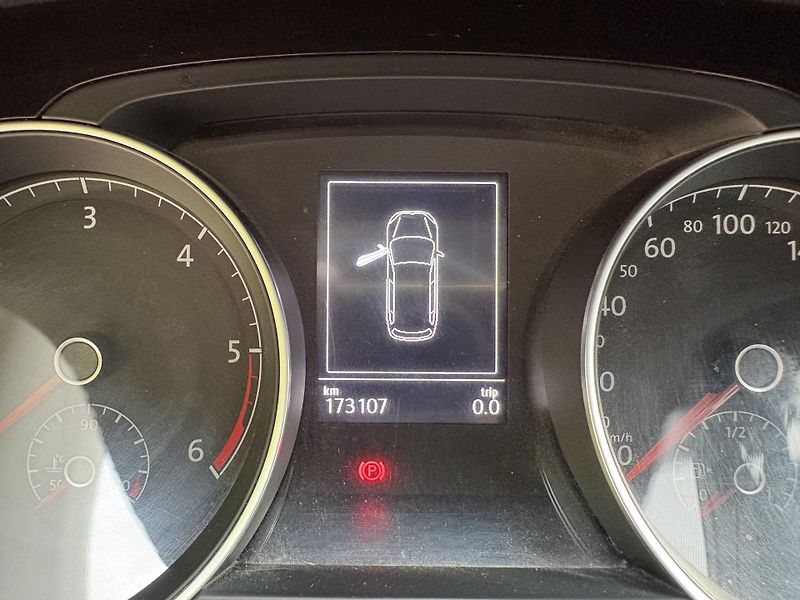 Volkswagen Golf (2017) kombi 2,0TDI Bluemotion - fotka 21 z 23