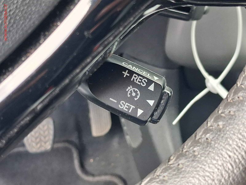 Toyota Aygo (2015) 1.0i, AC, tempo - fotka 13 z 16