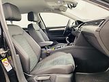 Volkswagen Passat 2,0 TDI 110kW Elegance - náhled 8