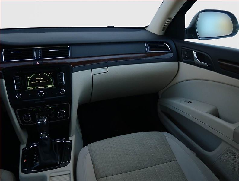Škoda Superb (2014) 2.0 TDI, Automat, Navi, Xenony - fotka 8 z 20