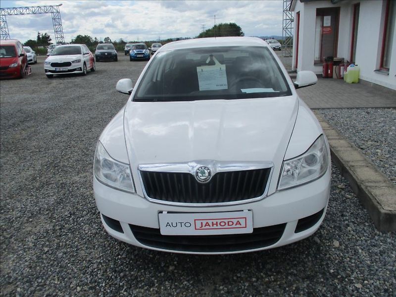 Škoda Octavia 1,4 i, klimatizace, servis, - fotka 2 z 36