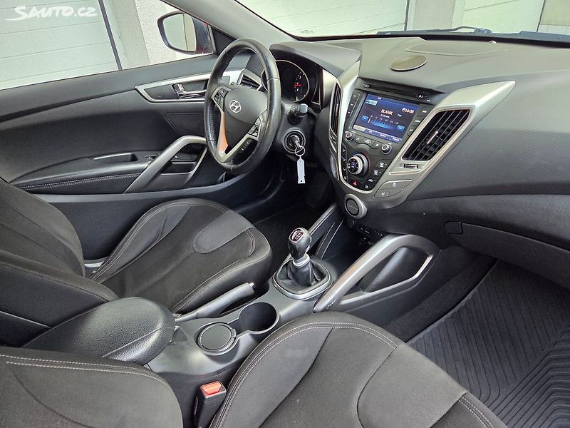 Hyundai Veloster (2012) 1.6 GDI Nové v ČR Serviska - fotka 16 z 30