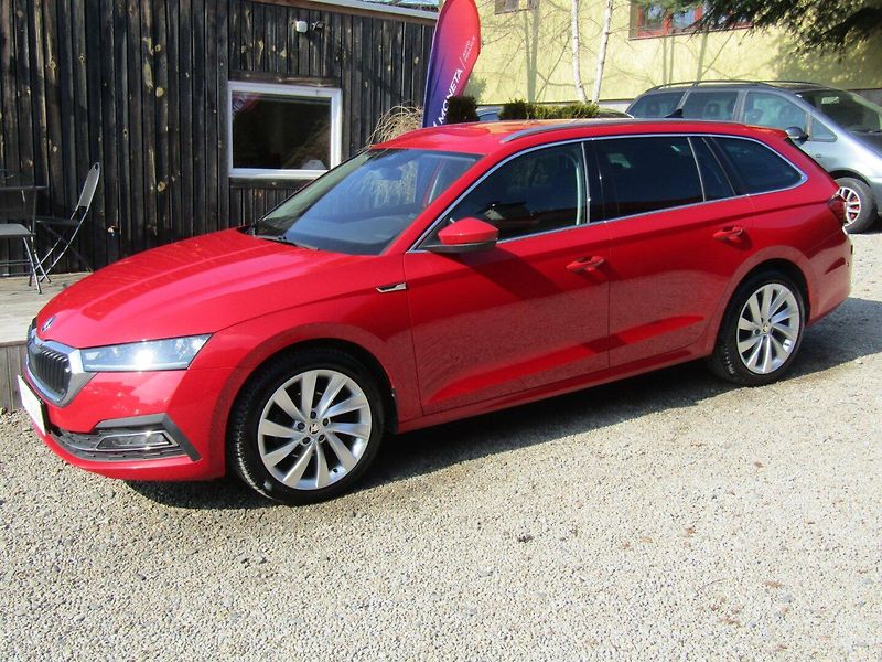 Škoda Octavia (2022) 2.0 TDI 110kW DSG SPORT Line - fotka 2 z 43