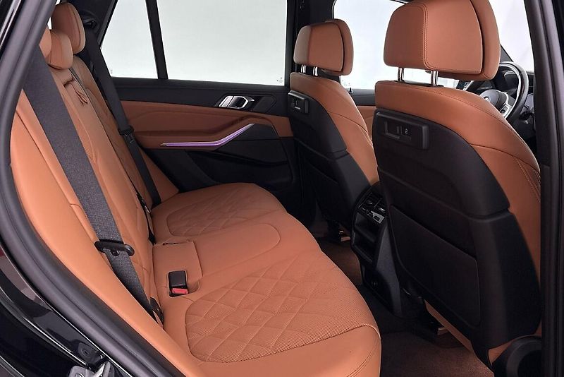 BMW X5 xDrive45e - fotka 13 z 26