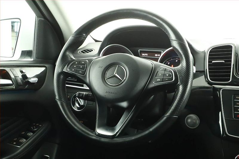 Mercedes-Benz GLE (2018) 350 d 4MATIC - fotka 18 z 22