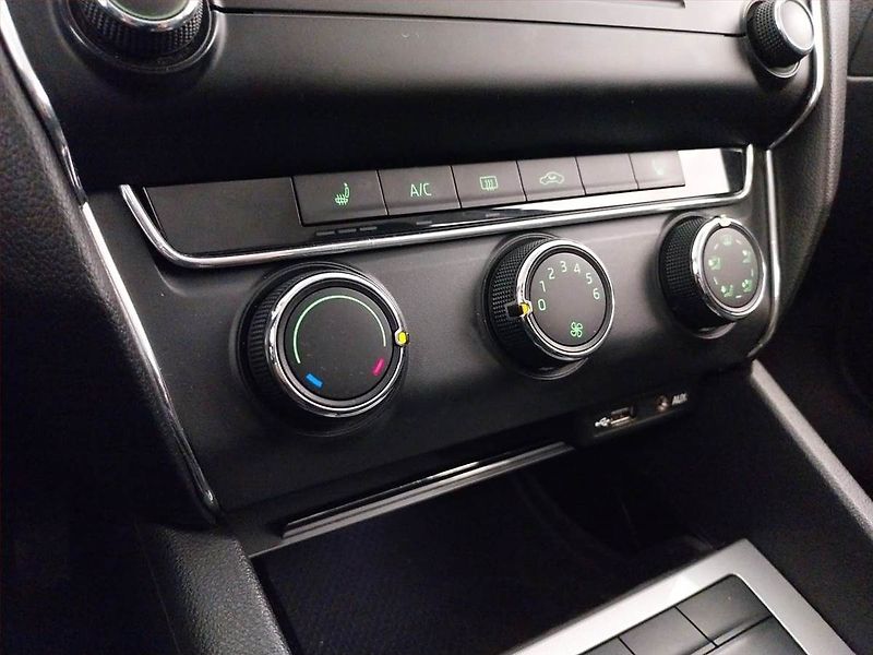 Škoda Octavia (2013) Ambition Plus 1.6 TDI - fotka 13 z 18