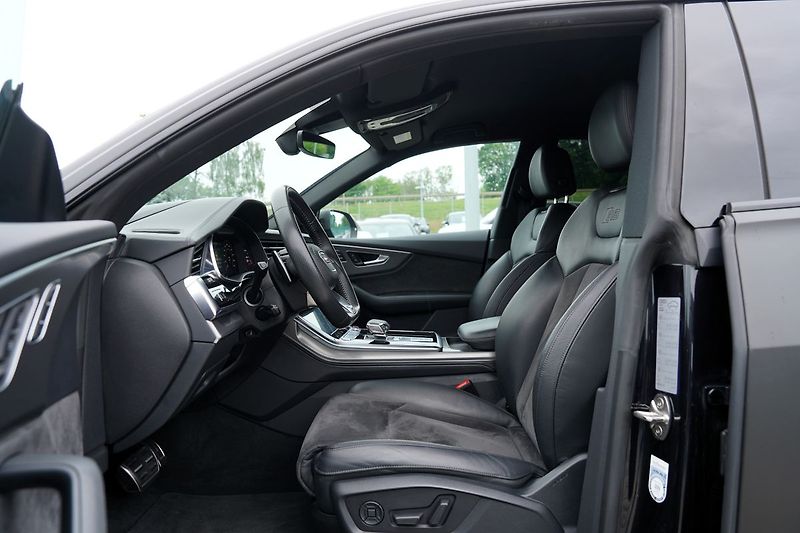 Audi RS Q8 TFSI 441kW quattro - fotka 22 z 51
