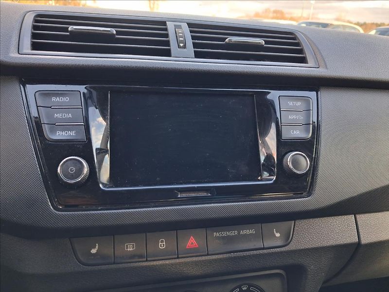 Škoda Fabia 1,0 1.0,70KW, ČR, Driver - fotka 11 z 12