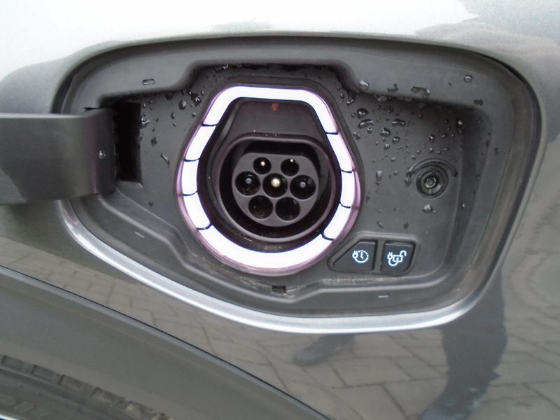 Ford Explorer 3,0EcoBoost Plug-in-Hybrid ST - fotka 42 z 50