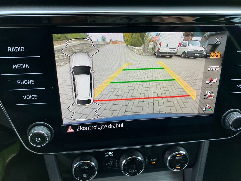 Škoda Superb (2022) 2.0TDI 147kW 4X4 STYLE DSG - fotka 28 z 33