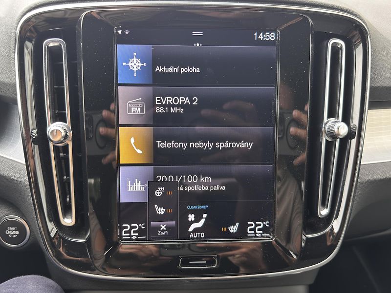 Volvo XC40 T2 FWD MOMENTUM // 1. maj. - fotka 30 z 41