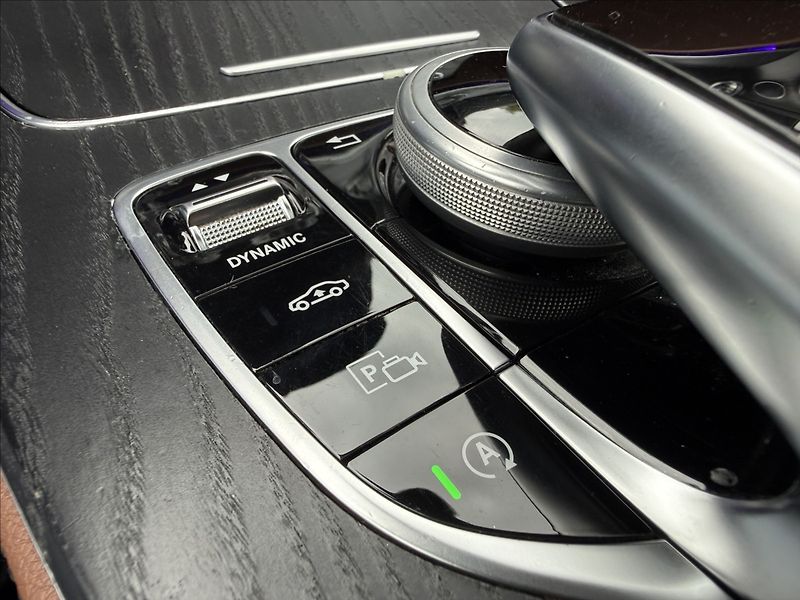 Mercedes-Benz Třídy E 220d AMG Avantgarde Kupé - fotka 16 z 22