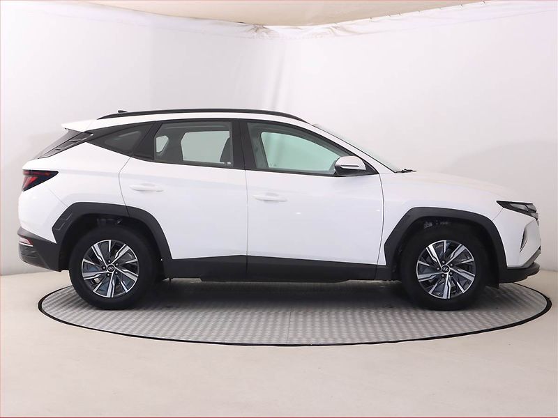Hyundai Tucson (2021) Family 1.6 T-GDI, Serv.kniha - fotka 6 z 20