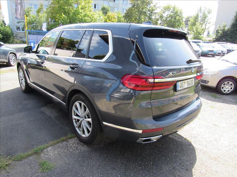 BMW X7 3,0 d xDrive30d 195 kW 7 míst - fotka 6 z 44