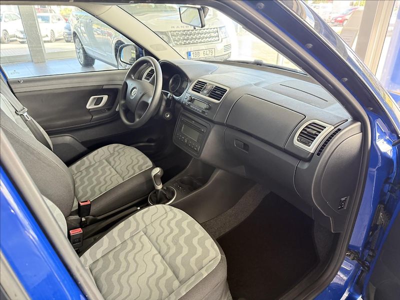 Škoda Fabia 1,4   63kW,TEMPOMAT,AUT. KLIMA - fotka 8 z 26
