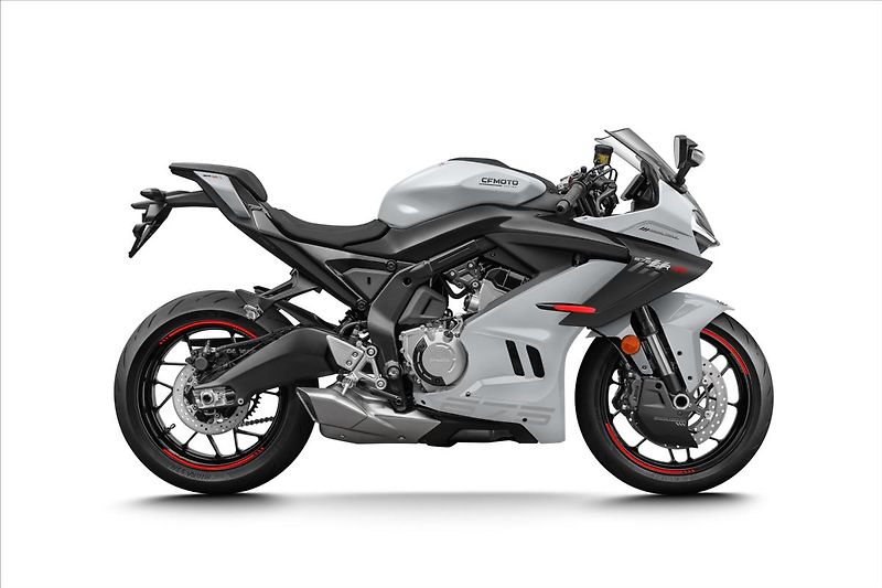 CFMOTO (2025) 675 SR-R  EU5+ - fotka 2 z 2