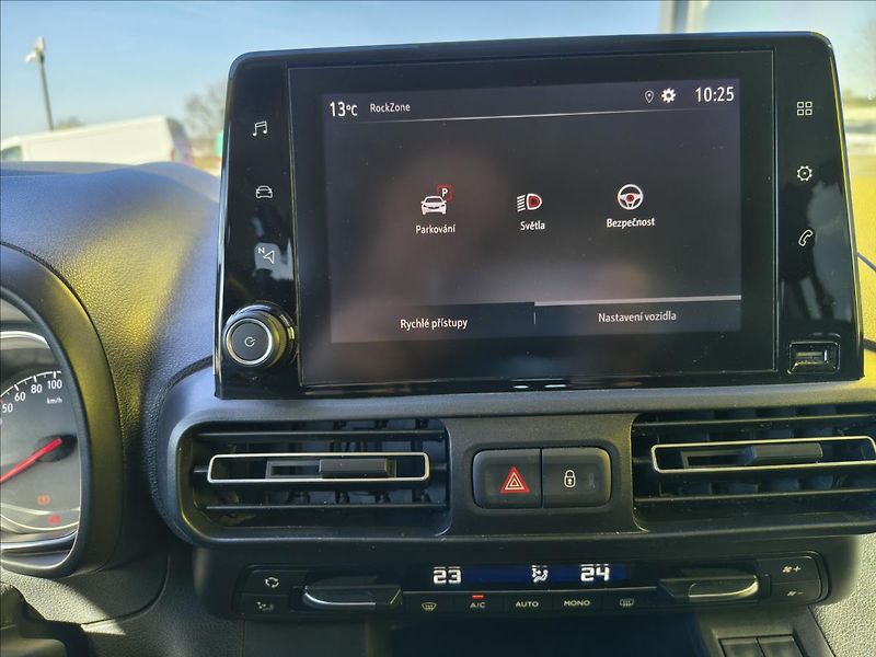 Opel Combo 1,5   CDTi Elegance Plus 96kw - fotka 10 z 17