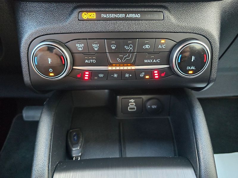 Ford Kuga 2.5 140kW 4x4 AWD ST-LINE -DPH - fotka 13 z 21