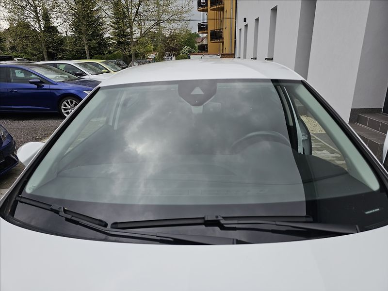 Seat Leon 1,4TSi 110KW FR led NAVI - fotka 44 z 44