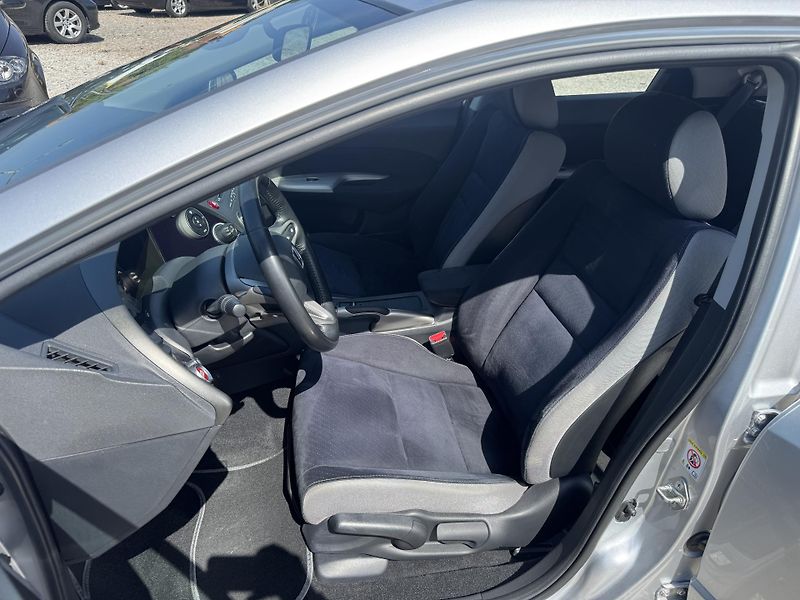 Honda Civic (2006) 1,4i-VTEC,SPORT,rezervace - fotka 17 z 36