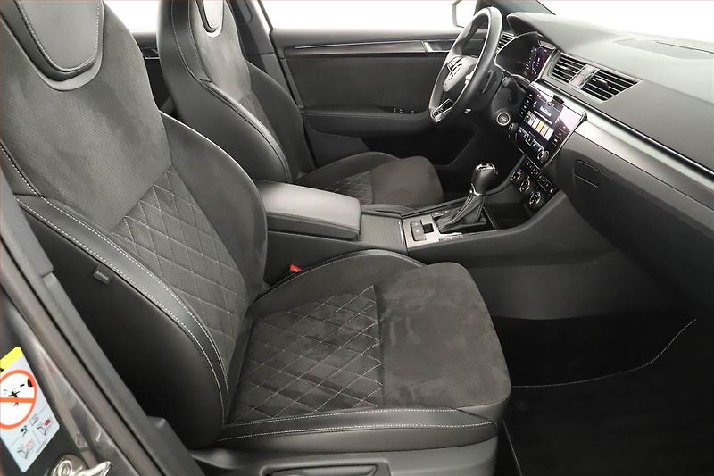 Škoda Superb (2022) Sportline 2.0 TDI - fotka 7 z 20