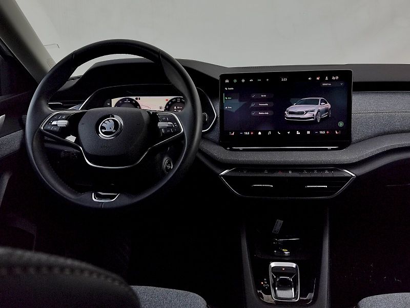 Škoda Octavia (2024) Top Selection 1,5 Tsi 110 Kw D - fotka 6 z 38