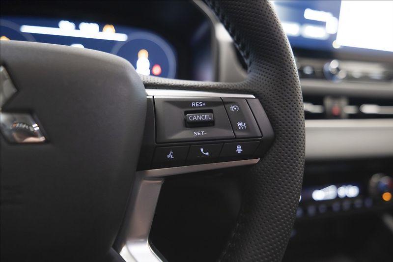 Mitsubishi Outlander 2,4 PHEV INVITE 1728 KM 2x ALU - fotka 22 z 44