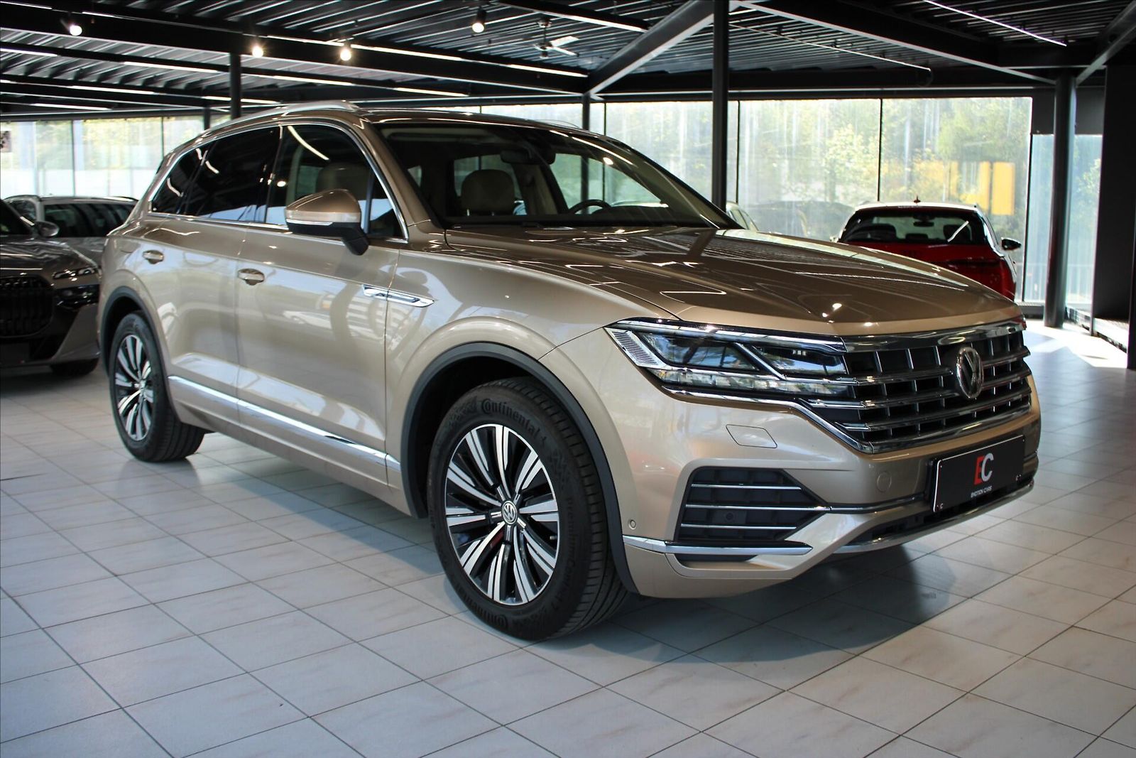 Volkswagen Touareg V6 TDi 210kW ACC/NezTop/Tažné/