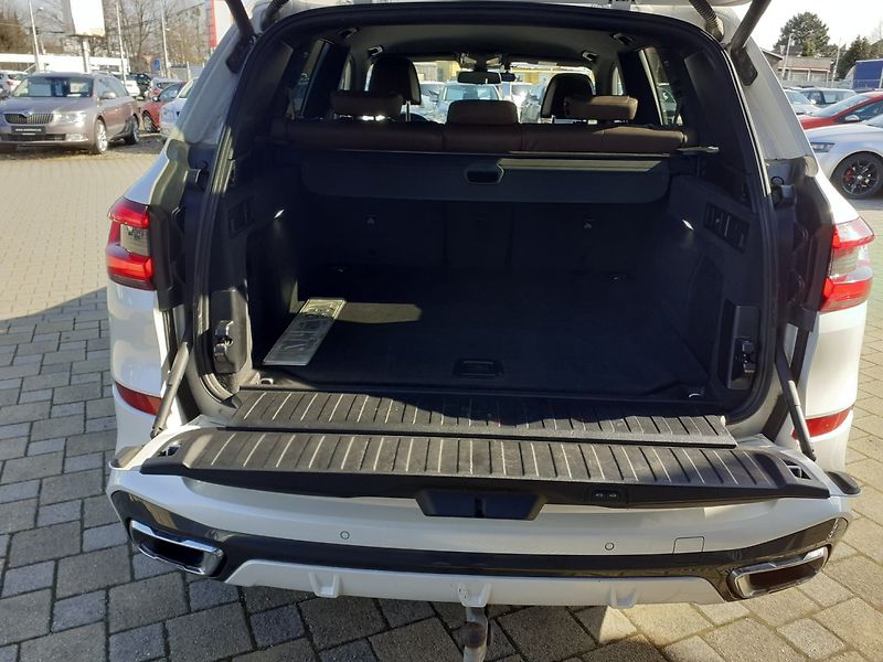 BMW X5 (2019) 30d xDrive  M -SPORT - fotka 31 z 39