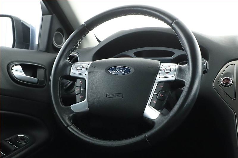 Ford Mondeo (2008) 2.0 TDCi, Automat, Navi - fotka 19 z 20