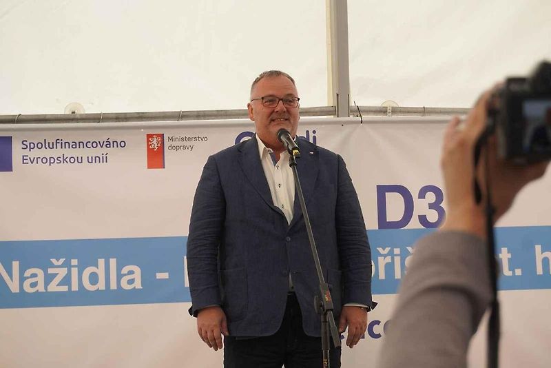 Otevření nového úseku dálnice D3 od Nažidel k Dolnímu Dvořišti.