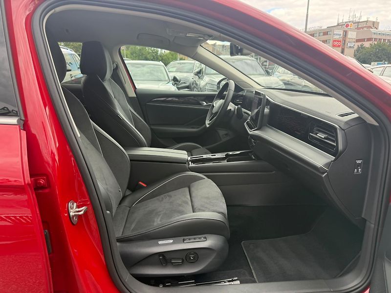 Volkswagen Passat Elegance 2.0 TDI 110 kW DSG Va - fotka 9 z 24