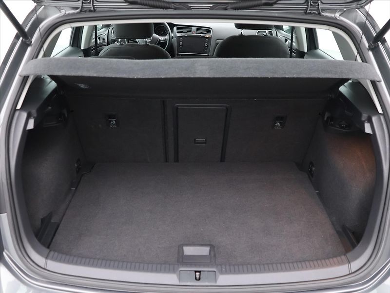 Volkswagen Golf 1,0 TSI 81kW Comfortline CZ - fotka 10 z 26