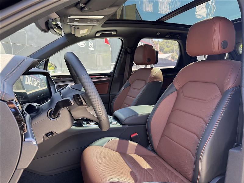 Volkswagen Touareg 3,0 TSI V6 R-Line 4MOT ZÁRUKA - fotka 12 z 37