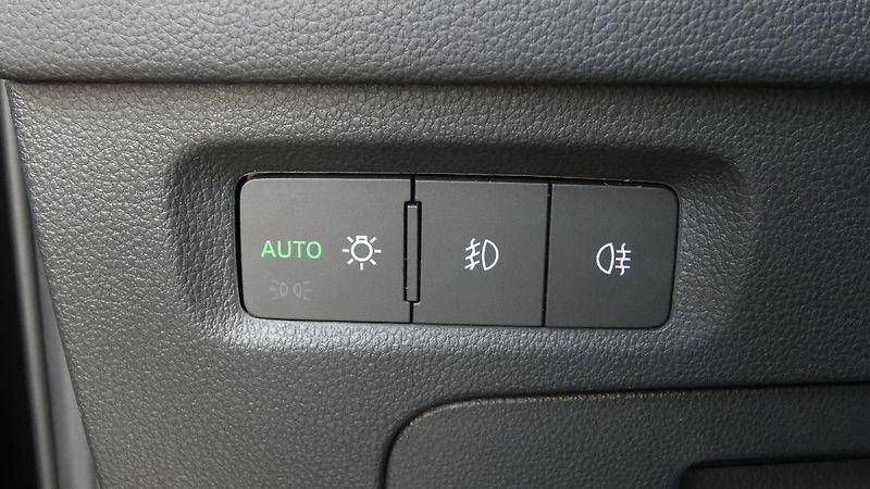 Škoda Octavia 2,0 TDI Style DSG 4X4 110 kW - fotka 10 z 28