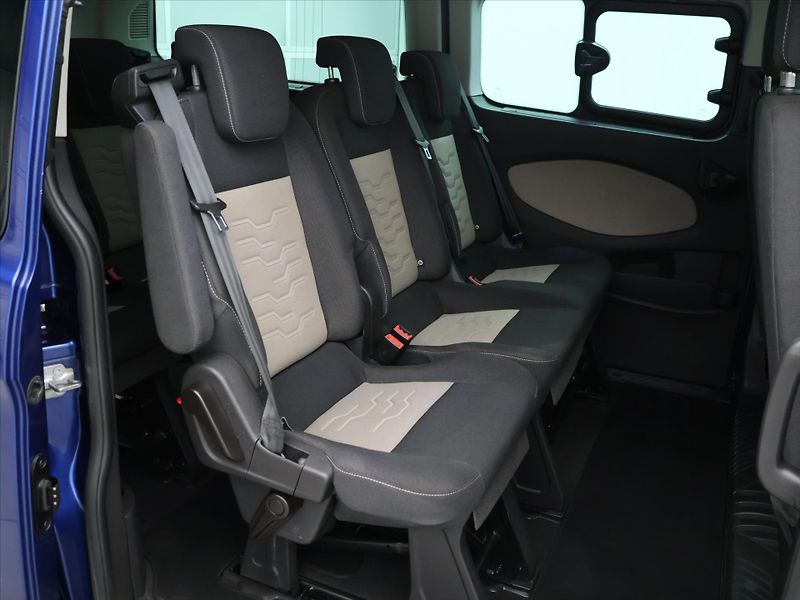 Ford Tourneo Custom 2,0 TDCi 125 kW LWB CZ - fotka 13 z 30