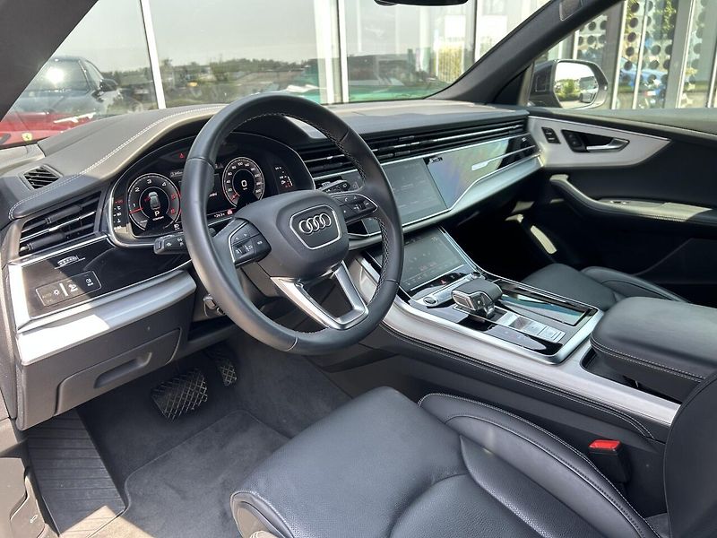 Audi Q8 50 TDI quattro ZÁRUKA - fotka 12 z 35