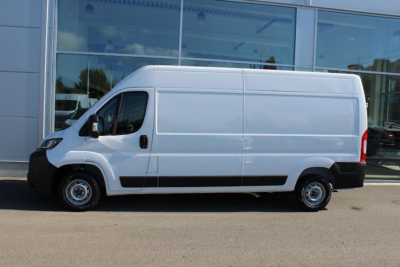 Peugeot Boxer Furgon 3500 L3H2 BlueHDi MAN6 - fotka 3 z 13