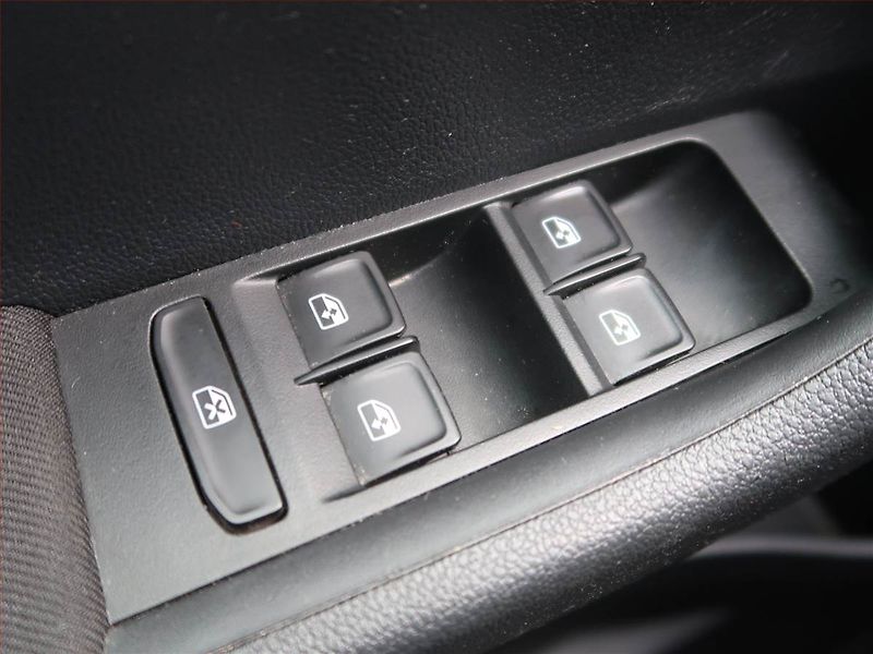 Škoda Fabia (2019) 1.0 TSI, Navi, Tempomat - fotka 16 z 16