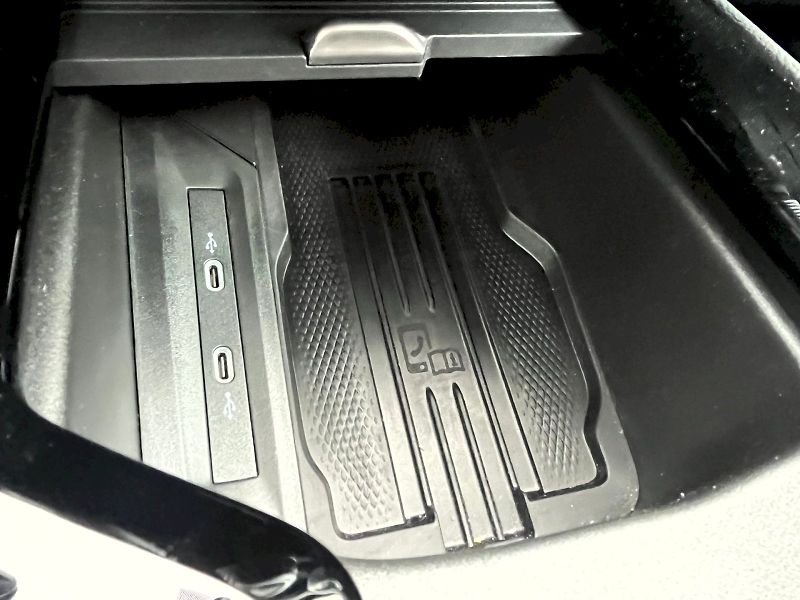 Škoda Superb (2024) kombi L & K 2.0 TDI 110 kW 7°D - fotka 28 z 35