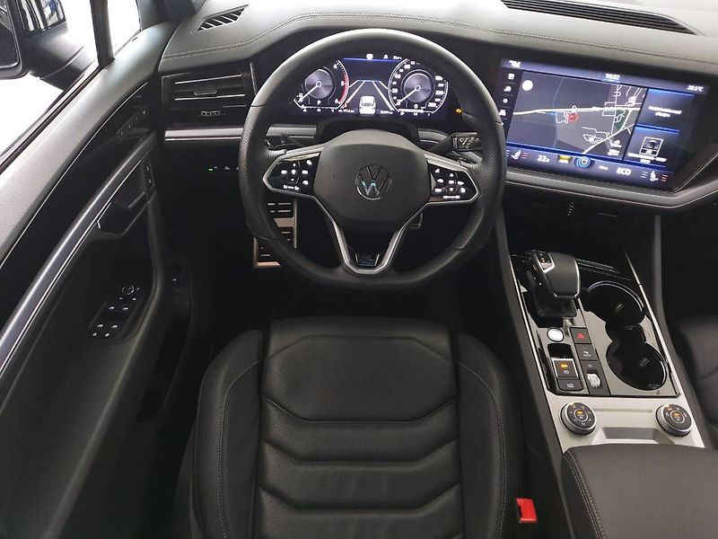 Volkswagen Touareg (2023) 3.0 TDI R-Line 4Motion (210kW/ - fotka 11 z 29