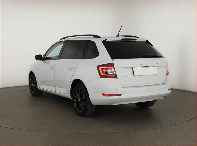 Škoda Fabia (2020) Style Plus 1.0 TSI, Serv.kniha - fotka 4 z 17