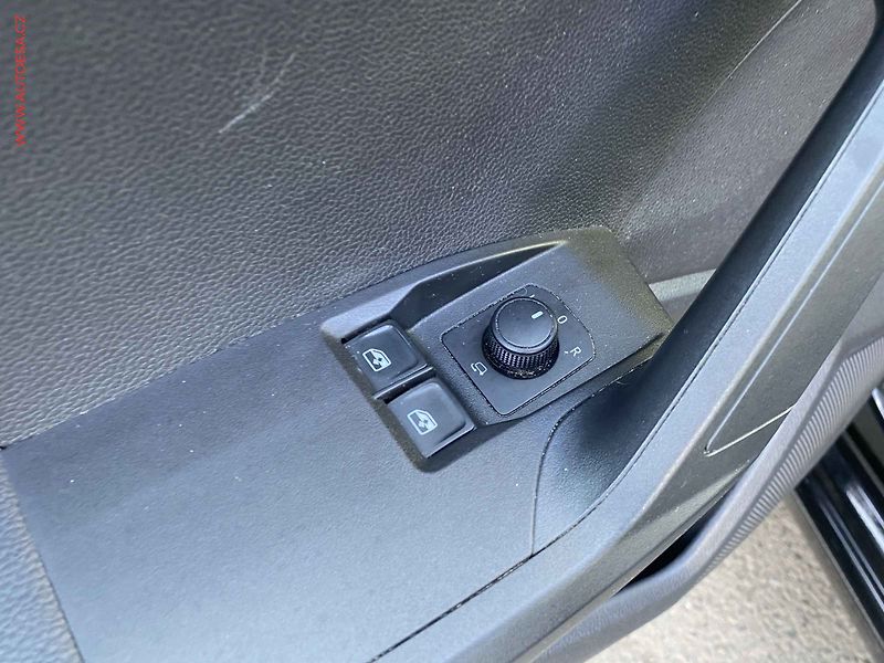 Seat Ibiza (2019) 1.0 TSi, Style, navi - fotka 13 z 16