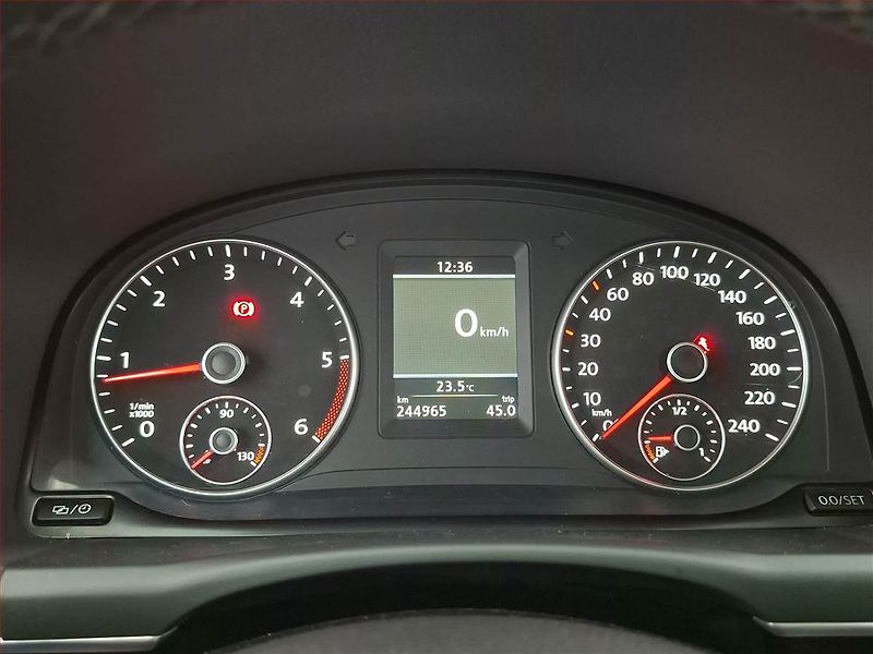 Volkswagen Touran (2014) Comfortline 2.0 TDI, Xenony - fotka 11 z 17