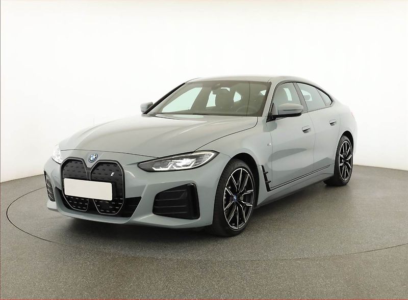 BMW i4 (2022) eDrive40, SoH 91% - fotka 2 z 20