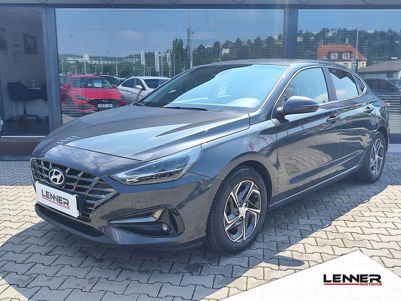 Hyundai i30 1.0 T-GDI/88kW Smart DCT - fotka 1 z 27