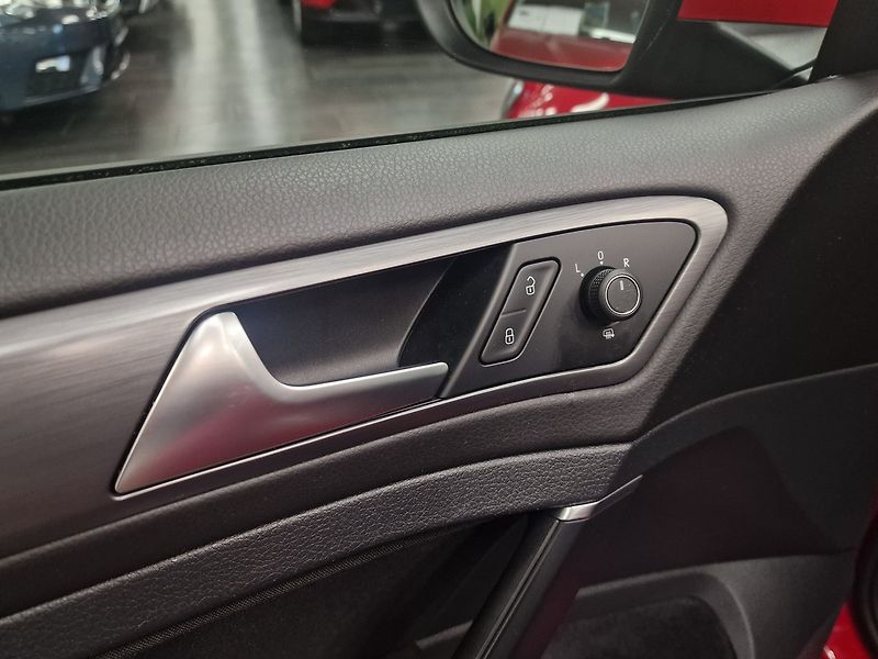 Volkswagen Golf (2018) 1.4 TGI MAN 2018 | Záruka - fotka 18 z 64