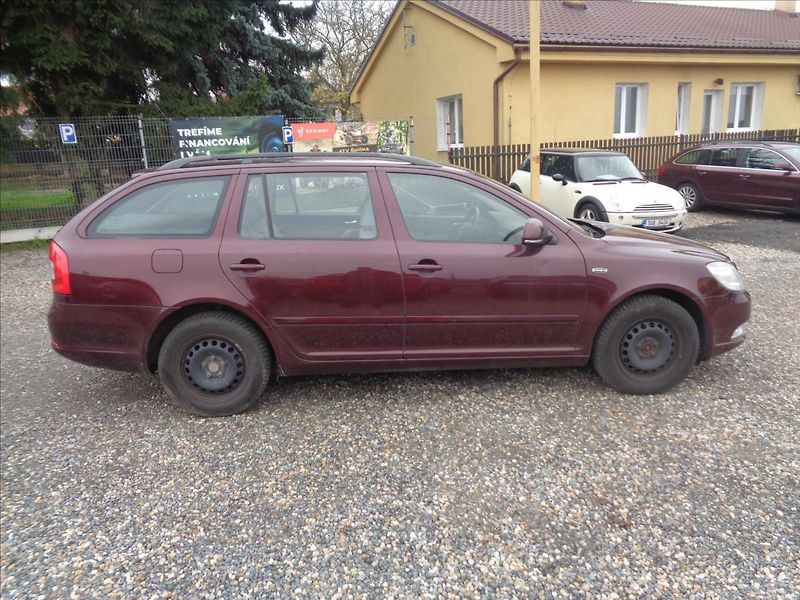 Škoda Octavia 2,0 Laurin Klement - fotka 8 z 19